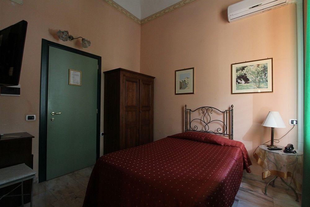 Hotel Posta Syracuse Bagian luar foto