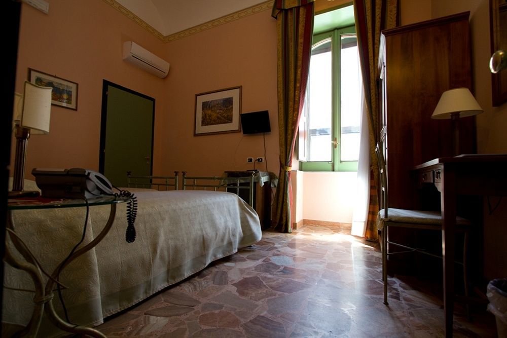 Hotel Posta Syracuse Bagian luar foto