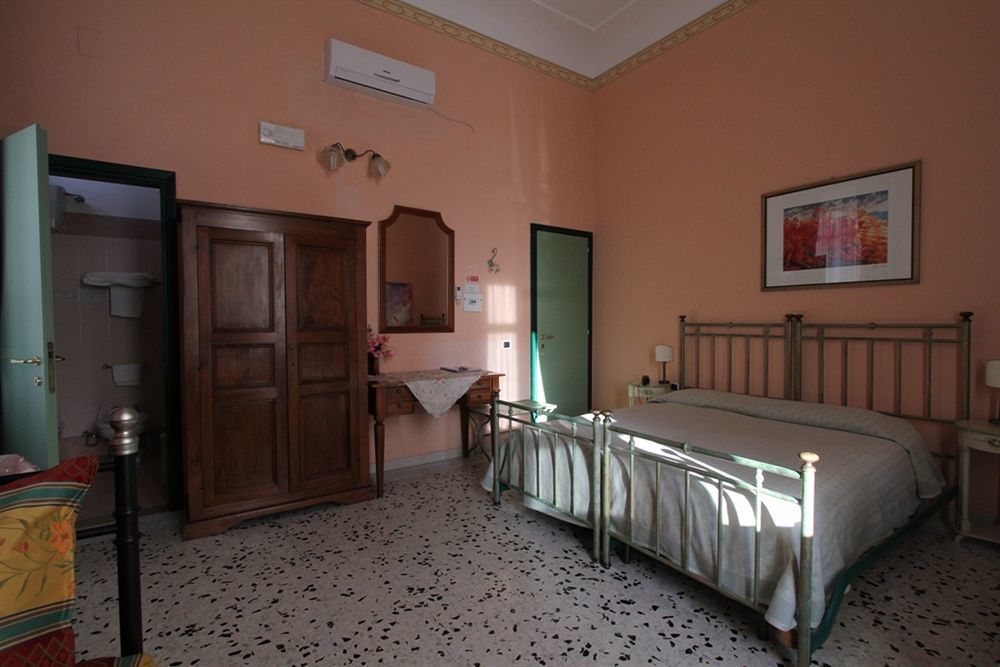 Hotel Posta Syracuse Bagian luar foto