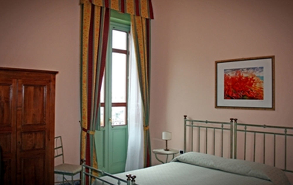 Hotel Posta Syracuse Bagian luar foto