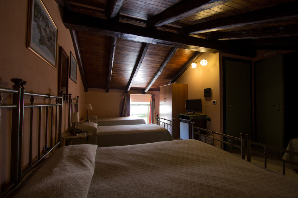 Hotel Posta Syracuse Bagian luar foto