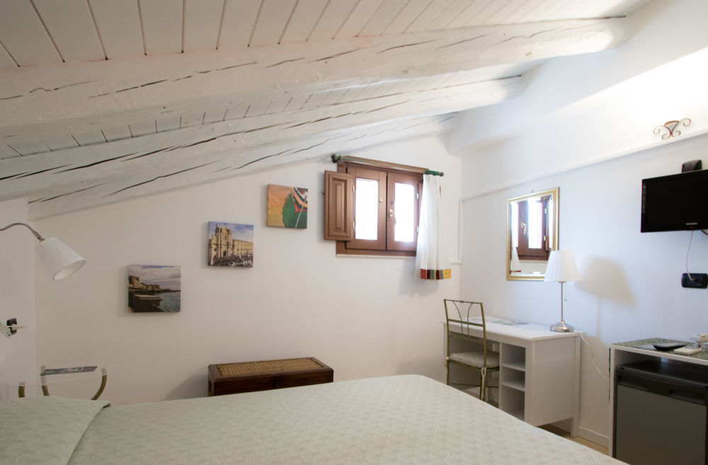 Hotel Posta Syracuse Bagian luar foto