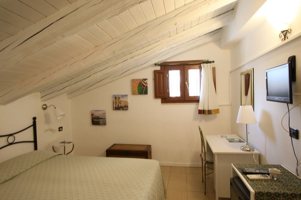Hotel Posta Syracuse Bagian luar foto