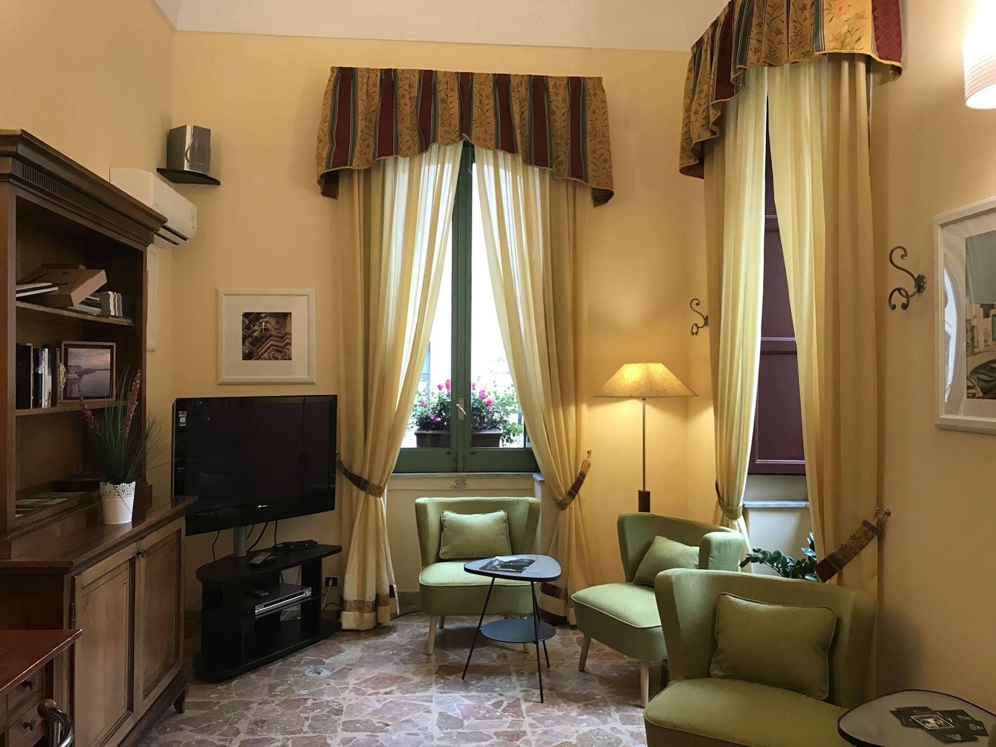 Hotel Posta Syracuse Bagian luar foto