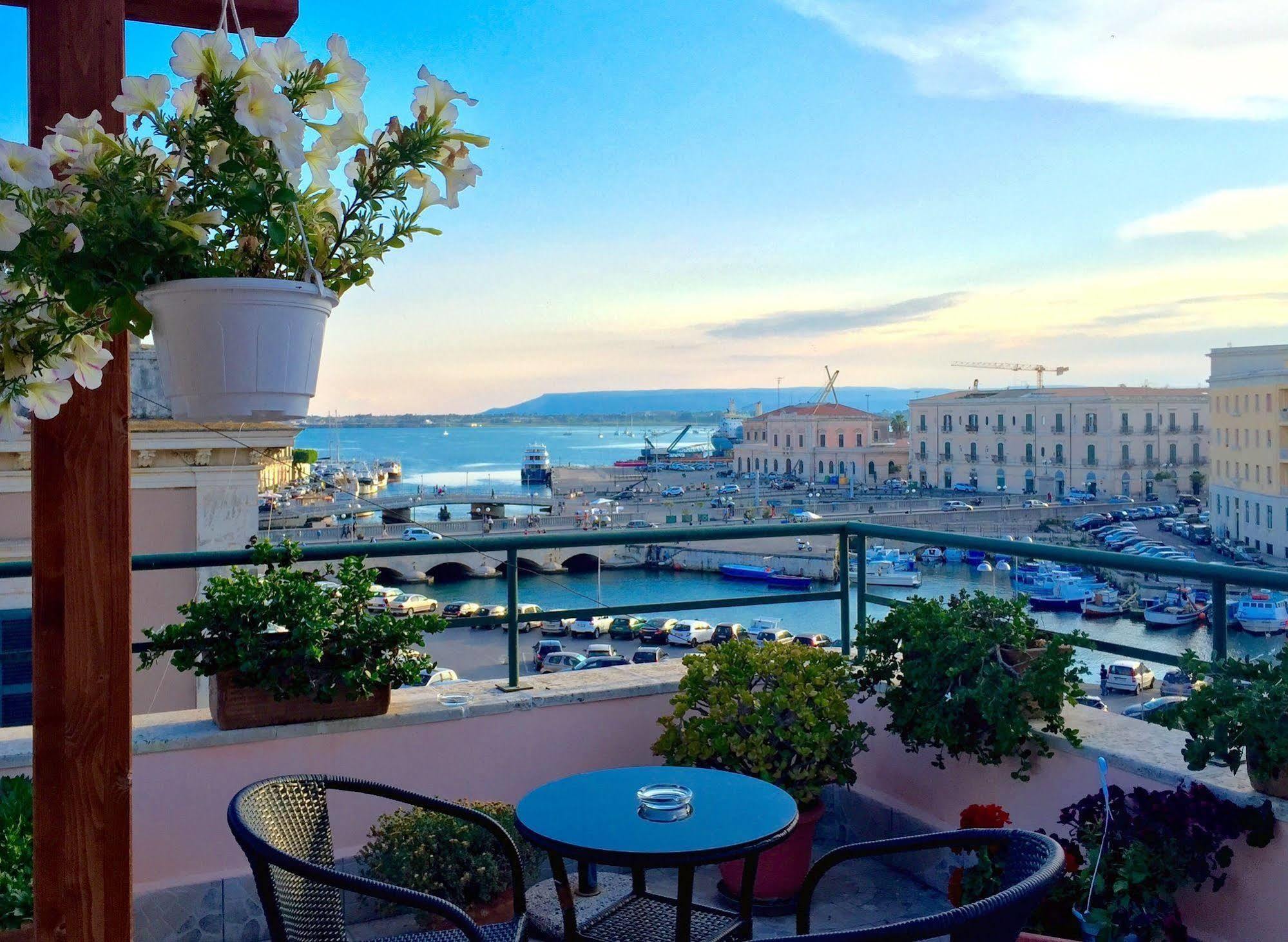 Hotel Posta Syracuse Bagian luar foto