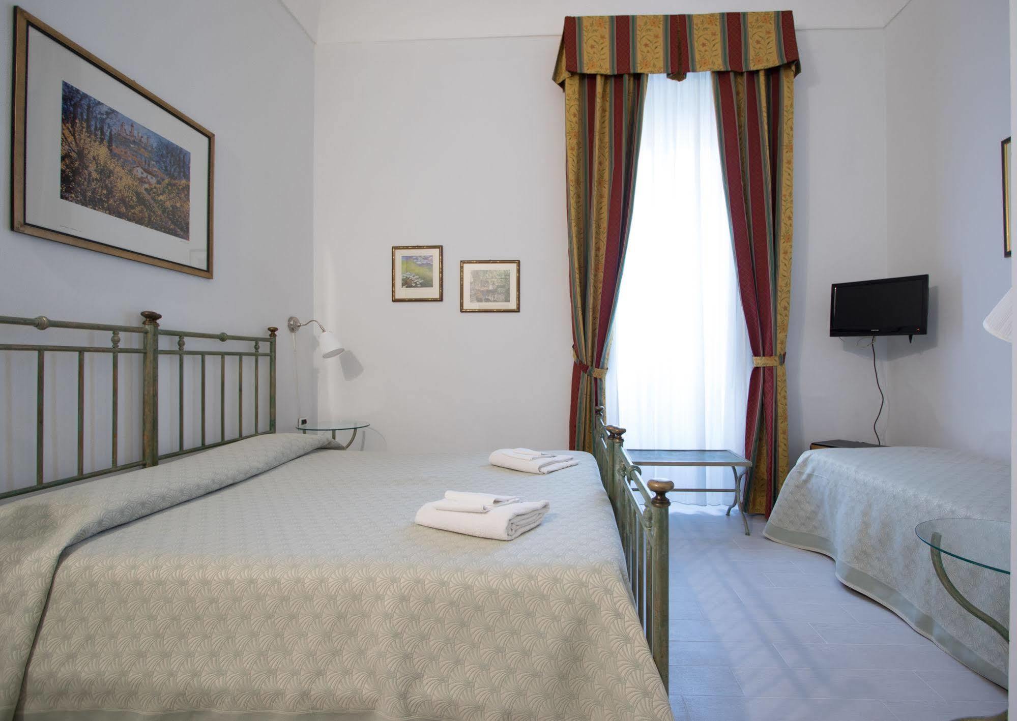 Hotel Posta Syracuse Bagian luar foto