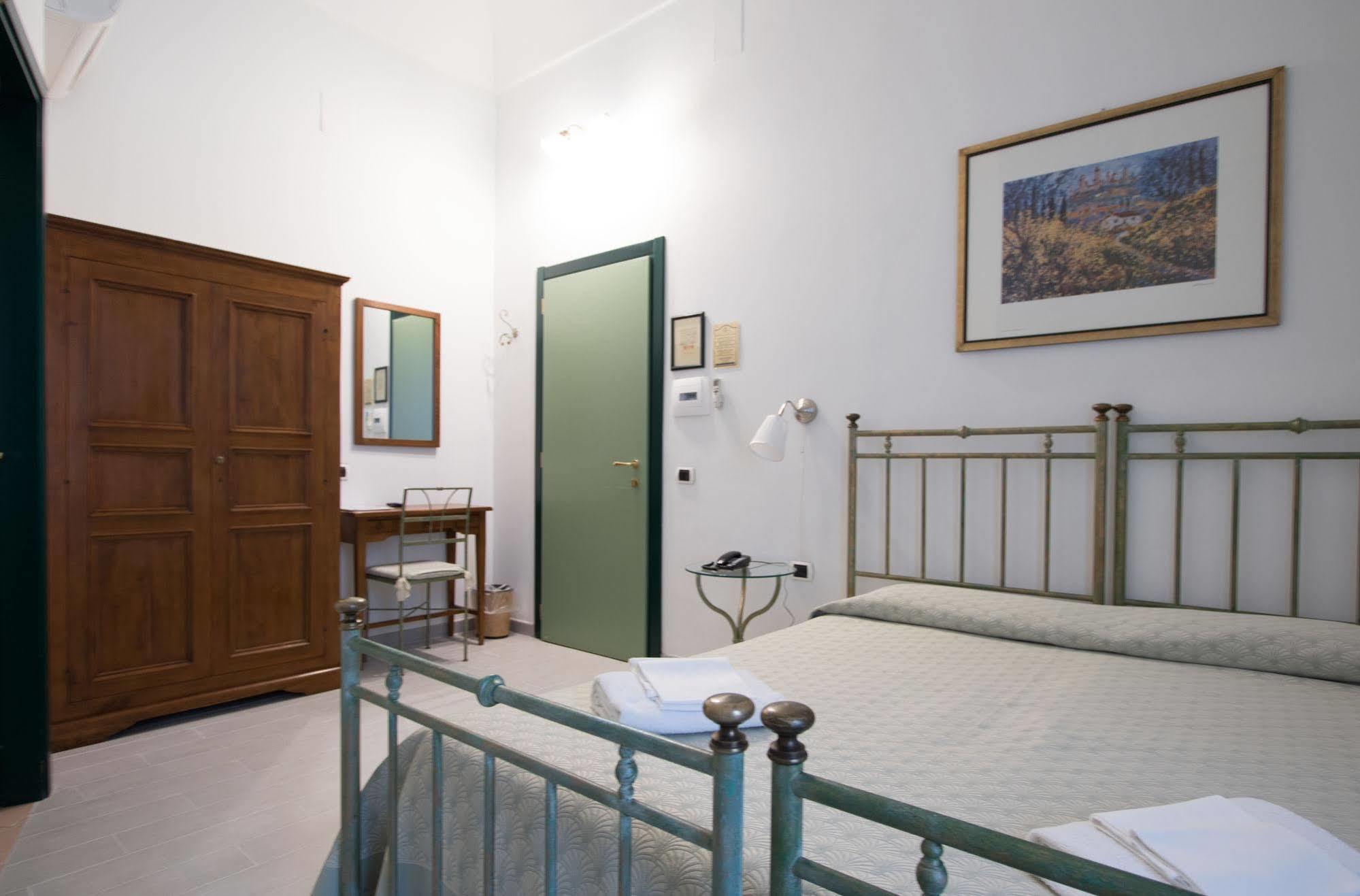 Hotel Posta Syracuse Bagian luar foto